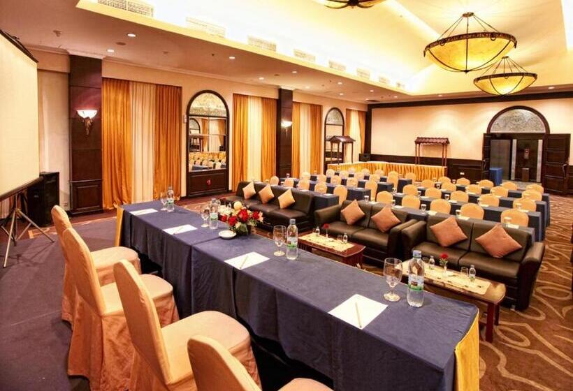 هتل Grand Zuri Pekanbaru