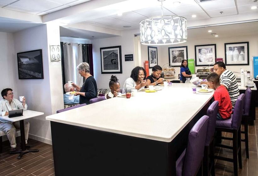 فندق Hampton Inn Hartwell