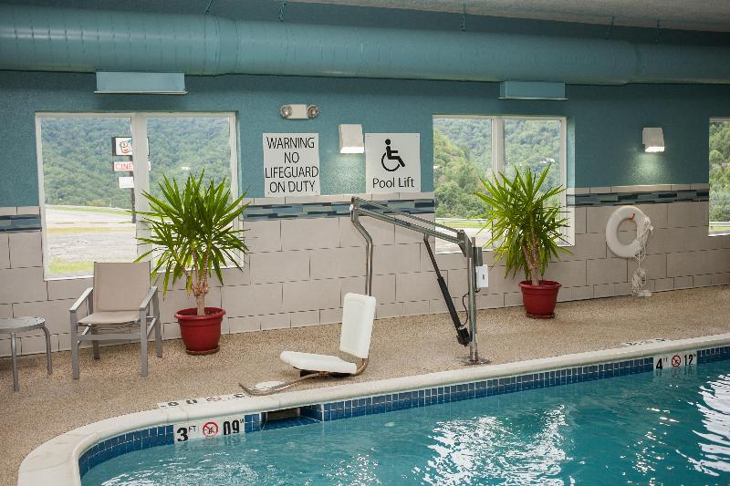 Holiday Inn Express Hotel & Suites By Ihg