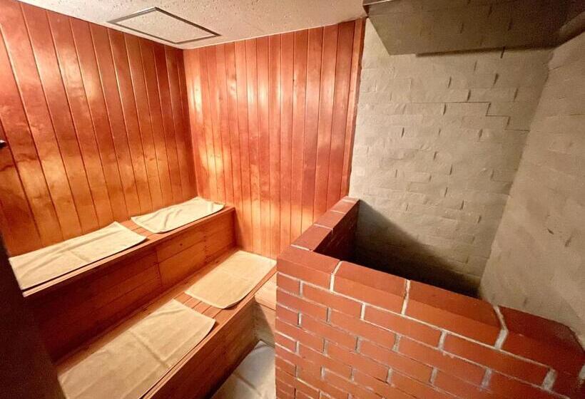 هتل Mayflower Sendai