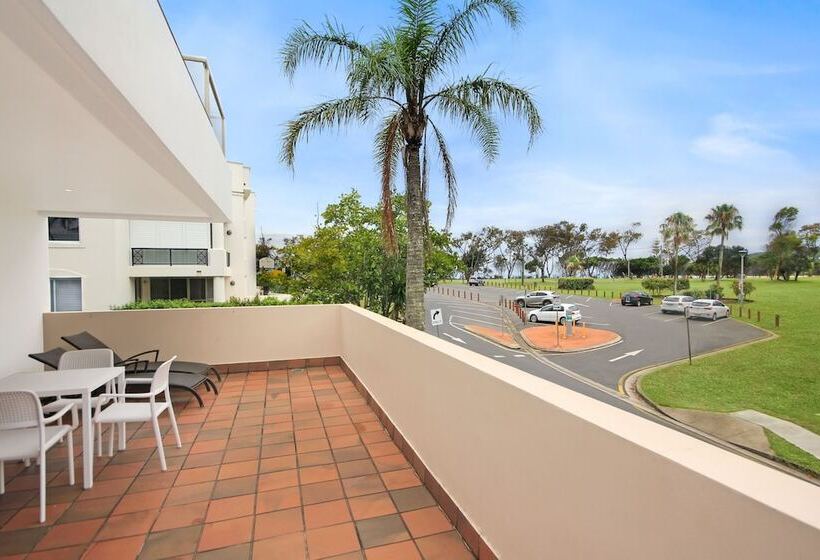 هتل Waves  Byron Bay