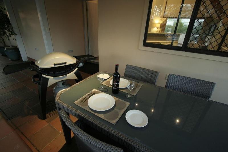 هتل Waves  Byron Bay