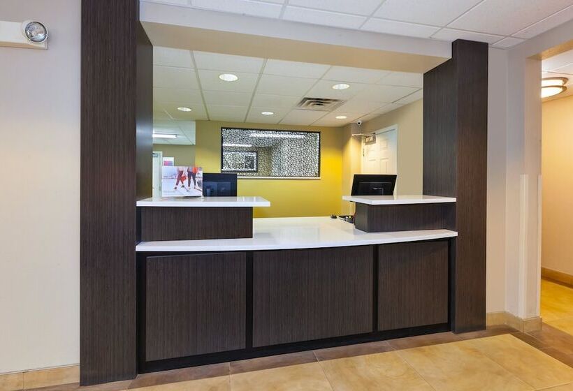 호텔 Candlewood Suites Polaris, An Ihg