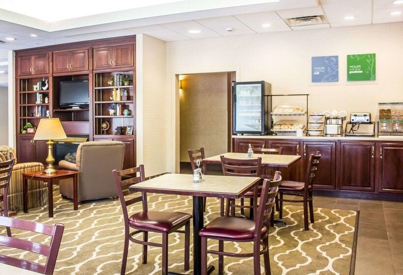בית מלון כפרי Comfort Inn & Suites