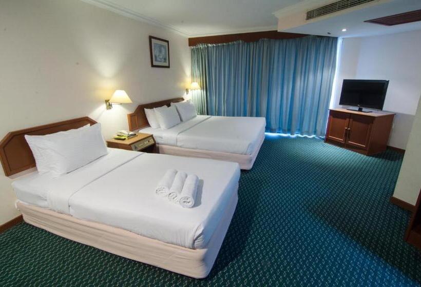 هتل Coral Bay Resort