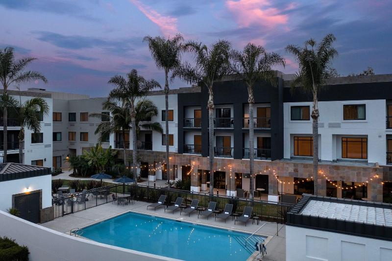 فندق Courtyard By Marriott San Diego Carlsbad