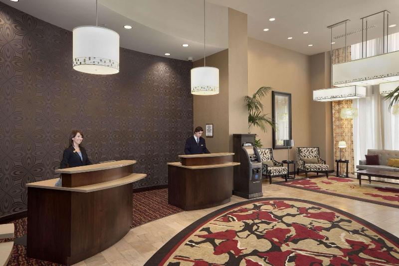 هتل Embassy Suites By Hilton St. Louis Downtown