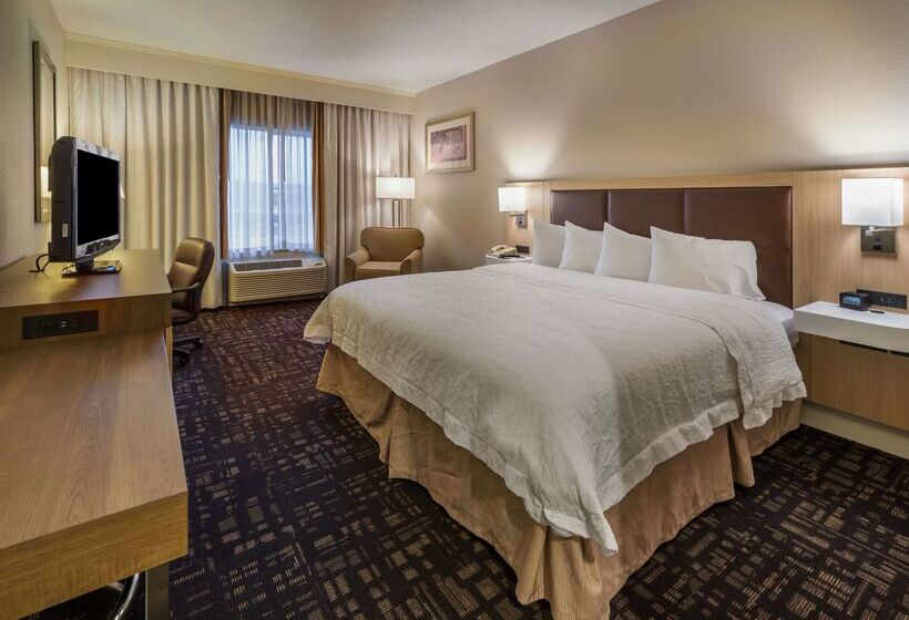 هتل Hampton Inn & Suites Reno