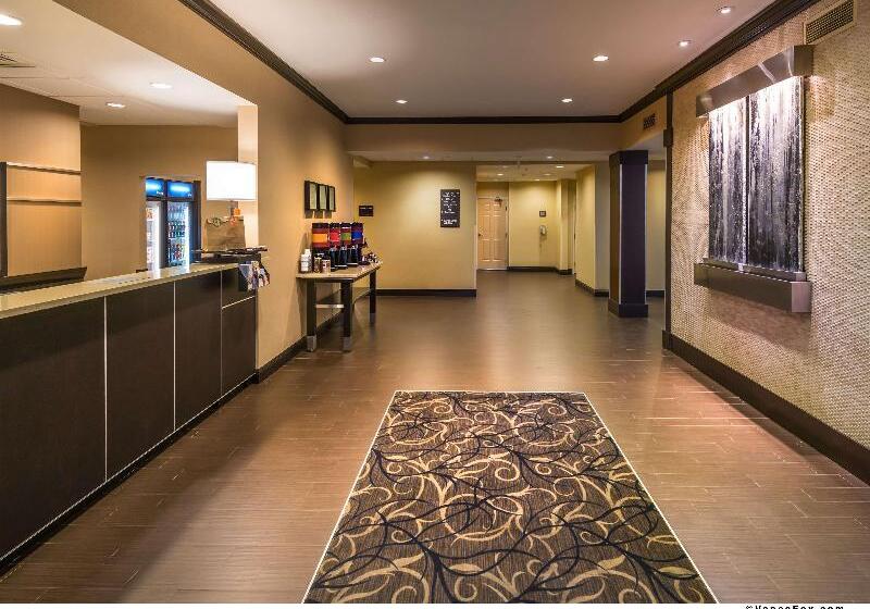 هتل Hampton Inn & Suites Reno
