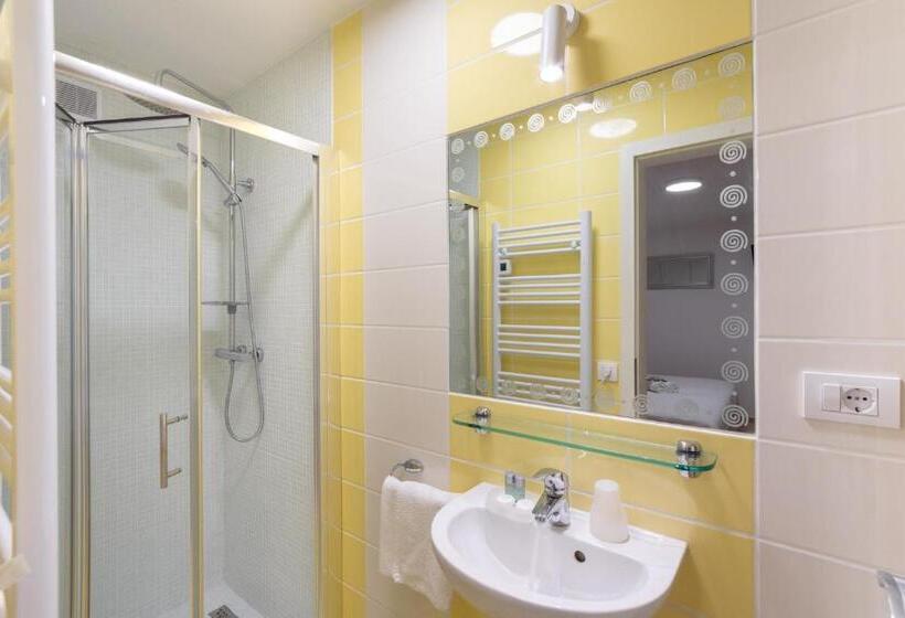 Apartments & Rooms Buble