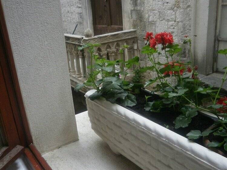 هتل Palace Stafileo