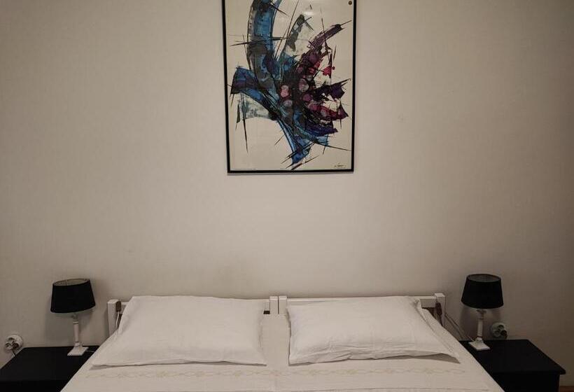 هتل Private Accommodation Raspudic