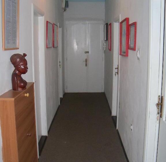 هتل Private Accommodation Raspudic