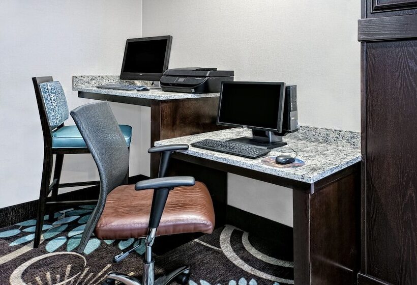 فندق Staybridge Suites Lubbock   University Area, An Ihg