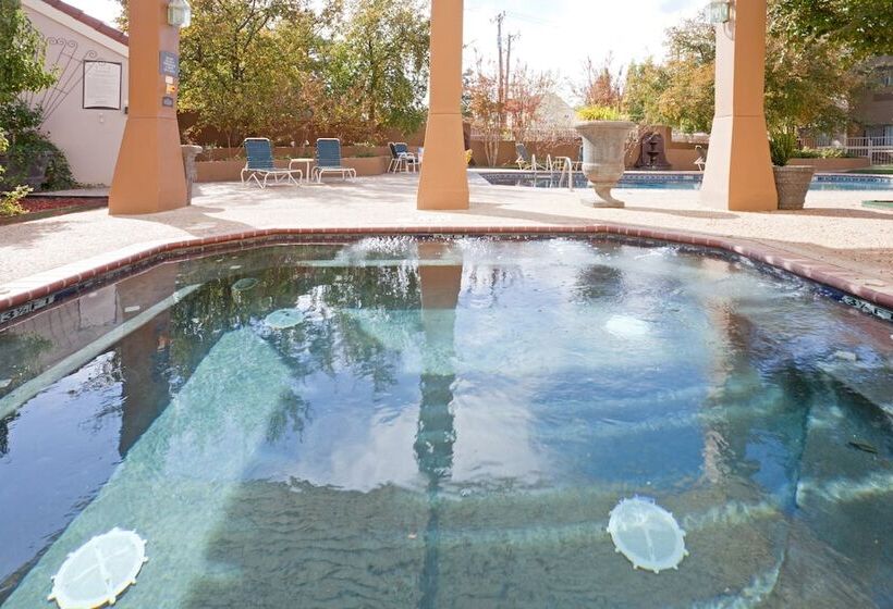 فندق Staybridge Suites Lubbock   University Area, An Ihg
