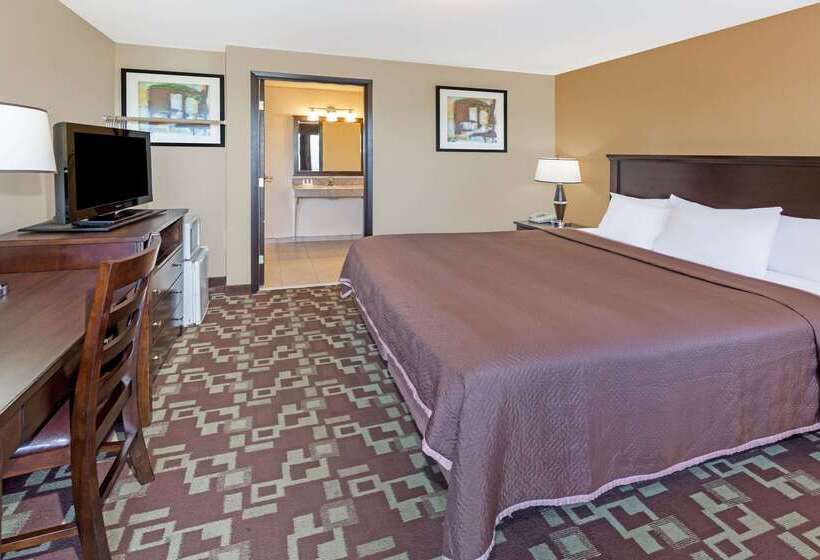 فندق Travelodge By Wyndham Newport