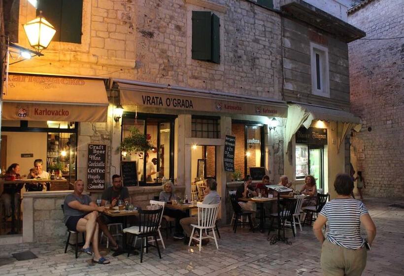 پانسیون Villa Ivanka