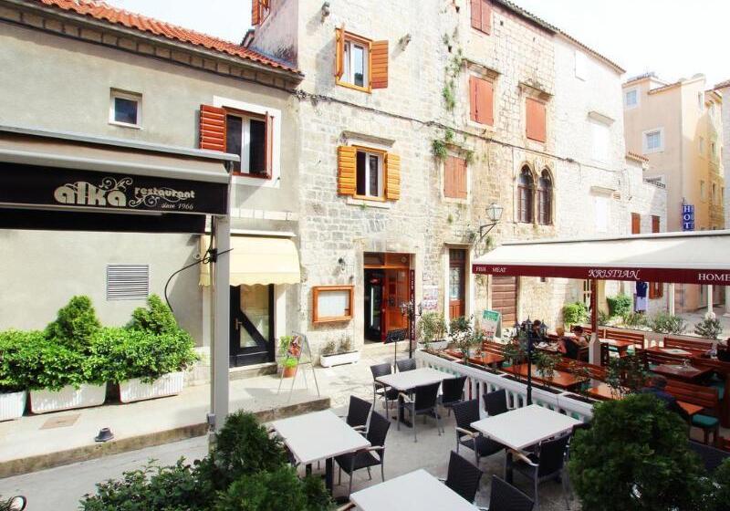 پانسیون Villa Ivanka