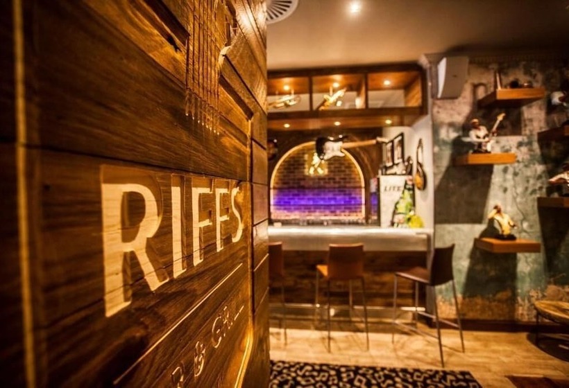 בית מלון כפרי Garden Court Morningside Sandton