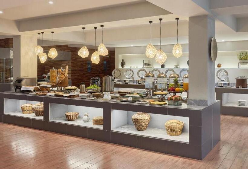 ホテル Holiday Inn & Suites Batangas Limapark, An Ihg