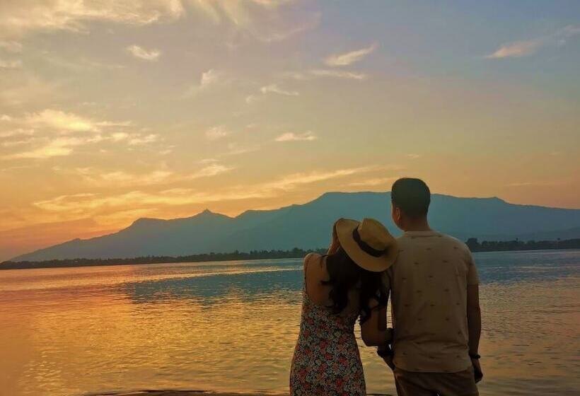 هتل La Folie Lodge