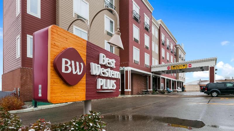 Отель Best Western Plus Chateau Inn Sylvan Lake