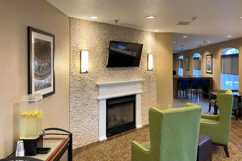 בית מלון כפרי Comfort Inn Dekalb  Adjacent The University