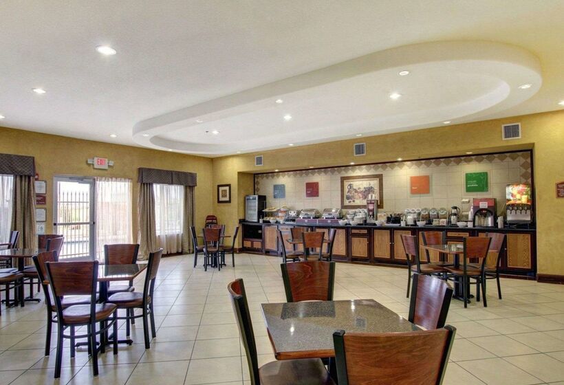 ホテル Comfort Inn & Suites