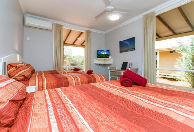 בית מלון כפרי Erldunda Desert Oaks Resort