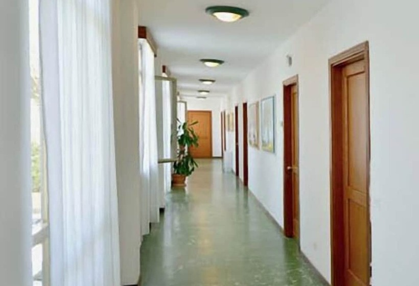 בית מלון כפרי Esplanade