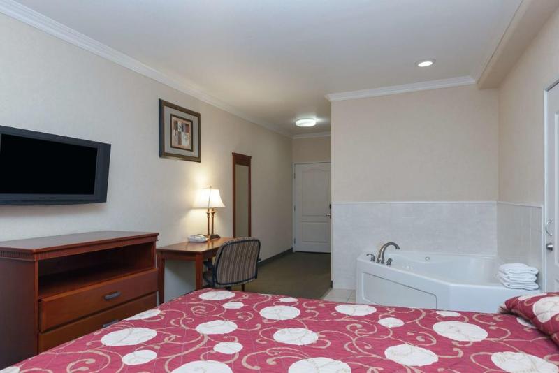 ホテル Howard Johnson By Wyndham Bakersfield