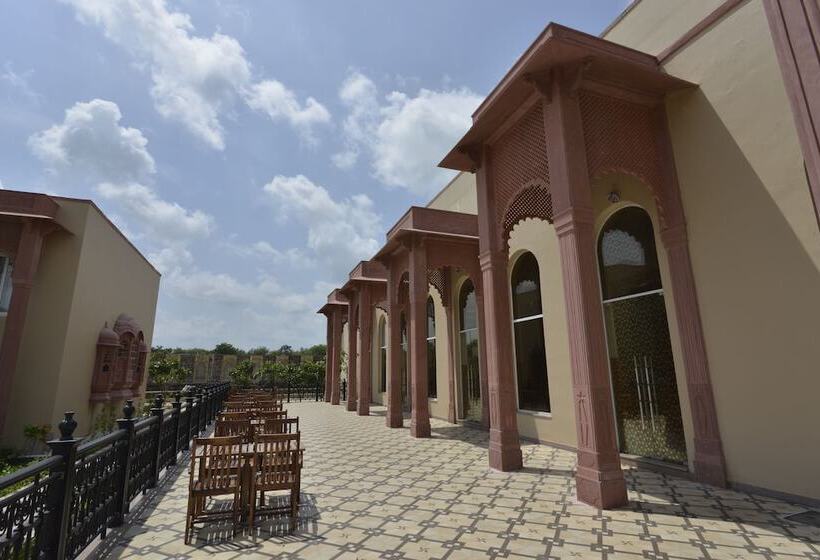 בית מלון כפרי Orchha Palace And Convention Centre