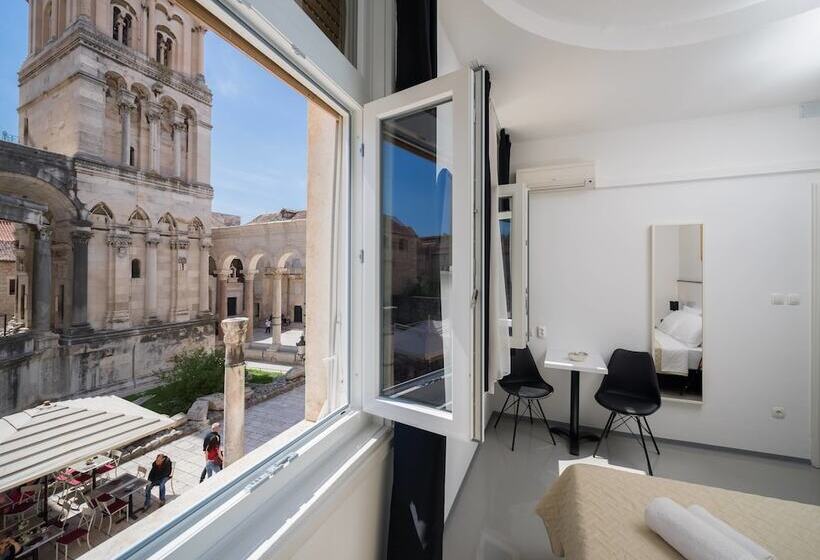 هتل Plr Accommodation