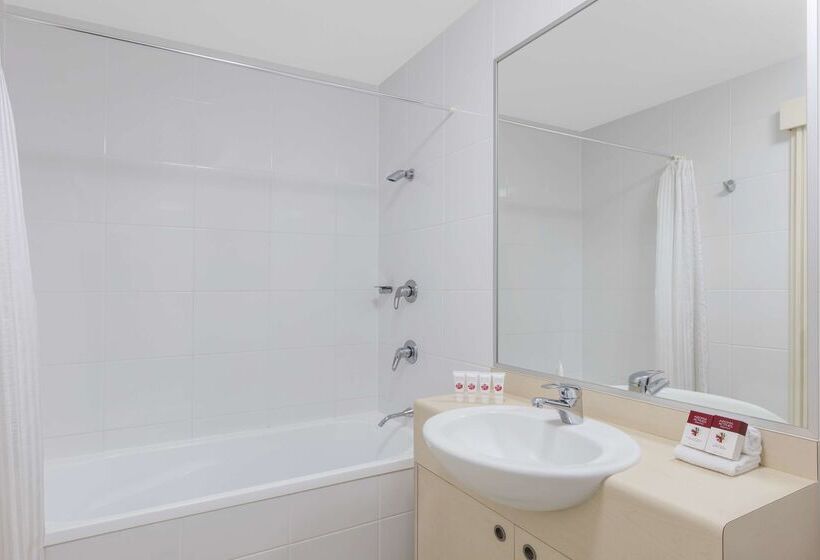 فندق Ramada By Wyndham Marcoola Beach
