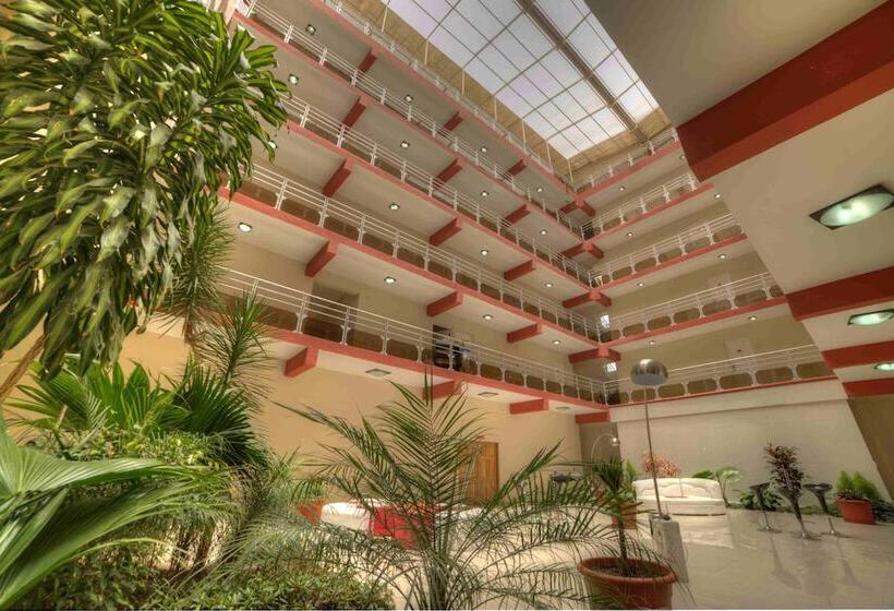 هتل Regina Resort & Convenciones