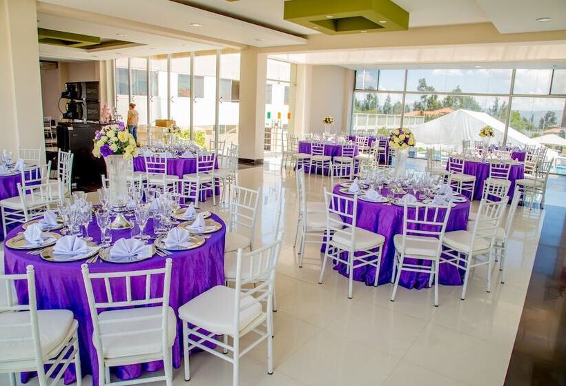 هتل Regina Resort & Convenciones