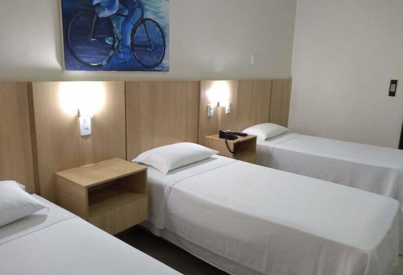 ホテル Victoria Plaza