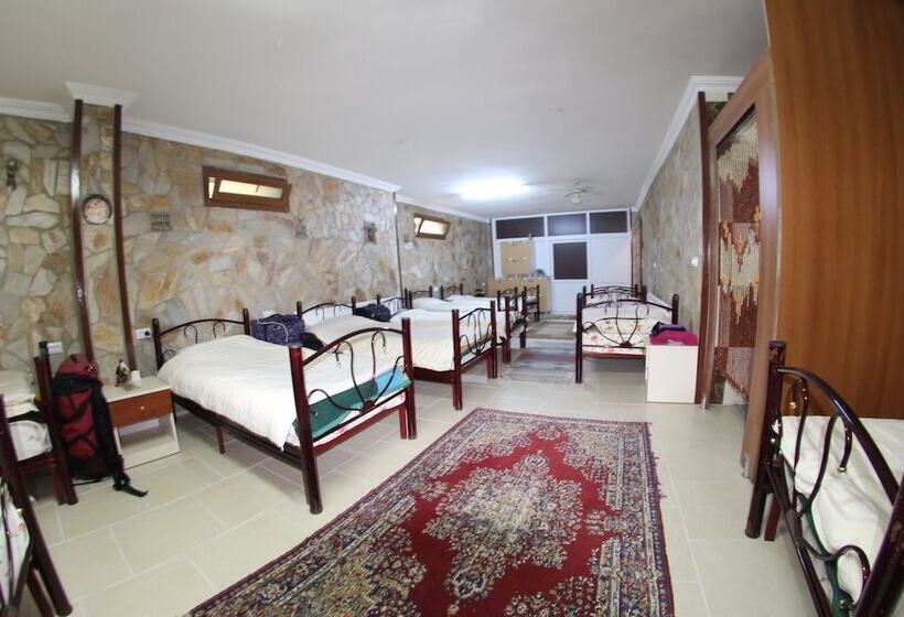 هتل Boomerang Guest House