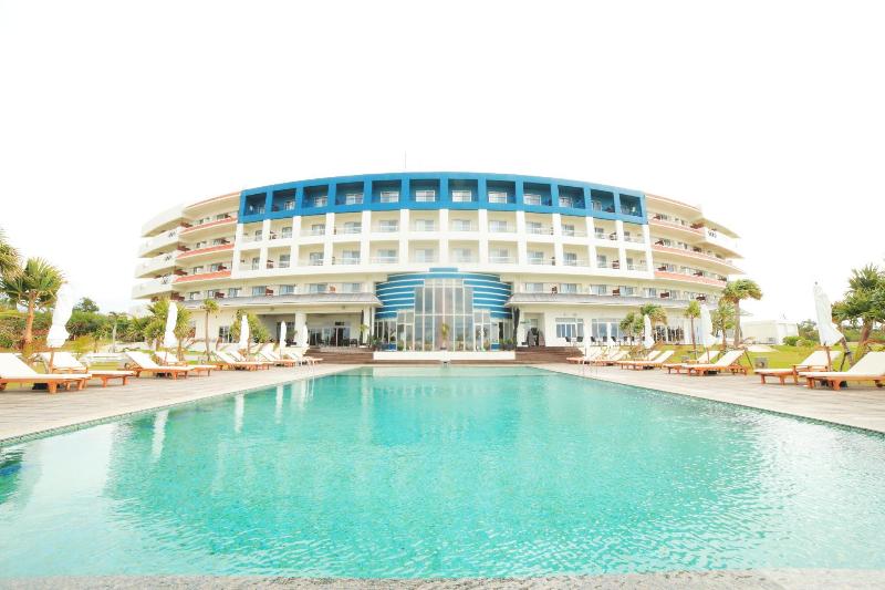 בית מלון כפרי Cypress Resort Kumejima