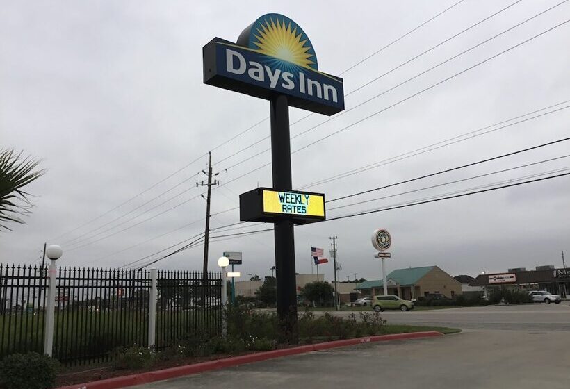 호텔 Days Inn By Wyndham Baytown East
