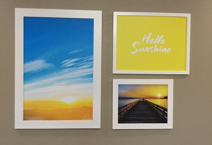 호텔 Days Inn By Wyndham Baytown East