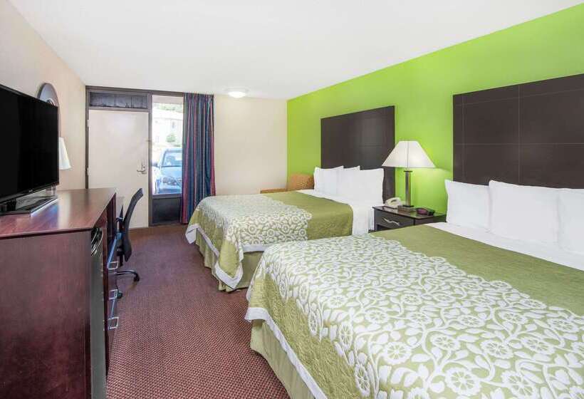 בית מלון כפרי Days Inn By Wyndham Calvert City   Paducah East