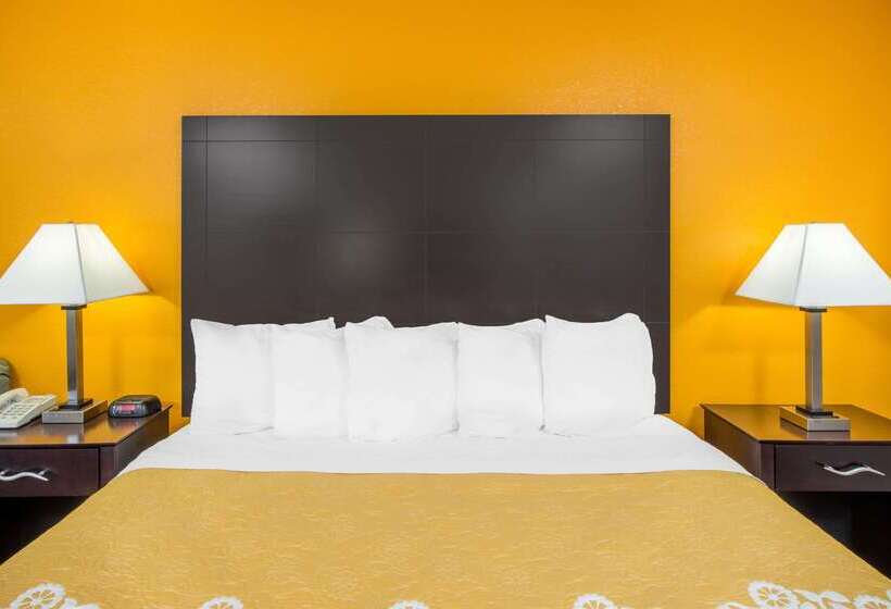 בית מלון כפרי Days Inn By Wyndham Calvert City   Paducah East