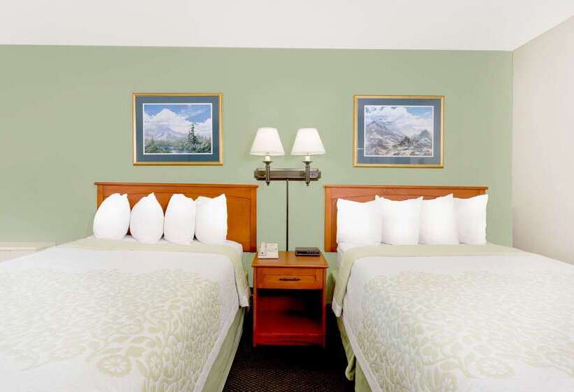 فندق Days Inn By Wyndham Cedar Falls University Plaza