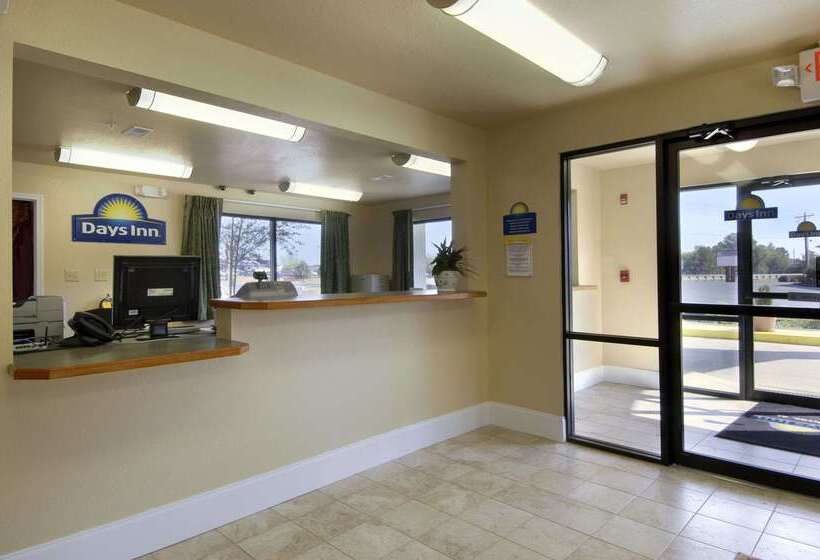 בית מלון כפרי Days Inn By Wyndham Centre