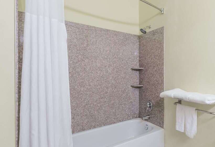 هتل Days Inn & Suites By Wyndham Cleburne Tx