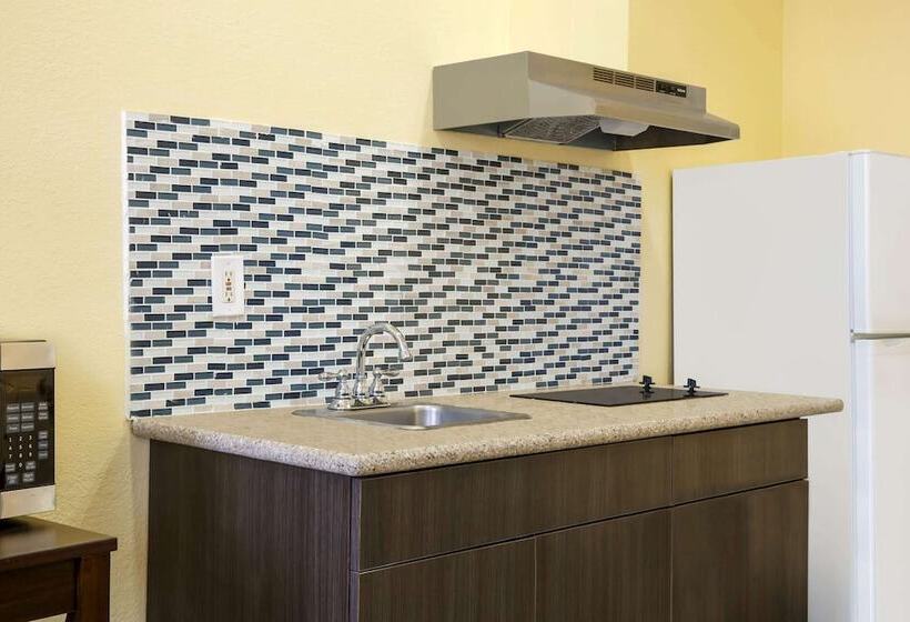 هتل Days Inn & Suites By Wyndham Dfw Airport South Euless