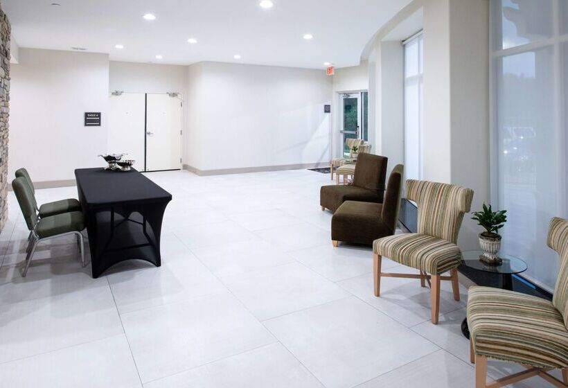 בית מלון כפרי Hilton Garden Inn Denton