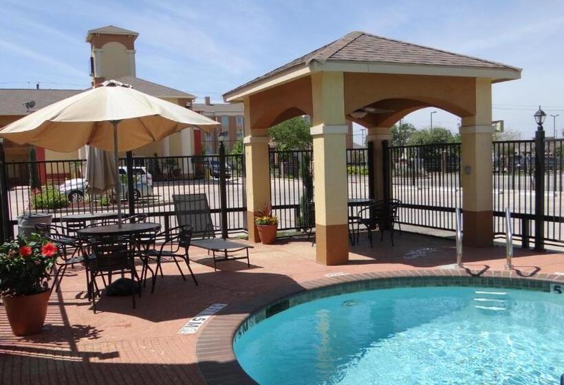 בית מלון כפרי Regency Inn & Suites  Baytown