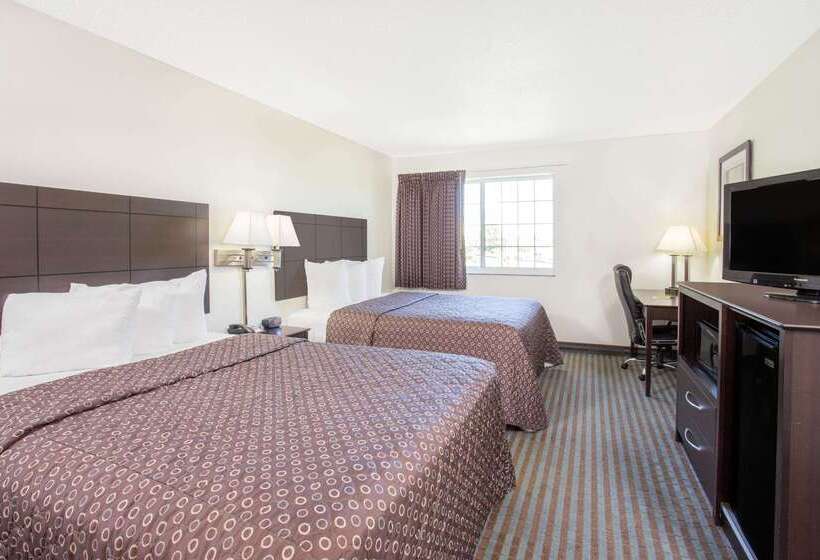 فندق Super 8 By Wyndham Cedar Falls